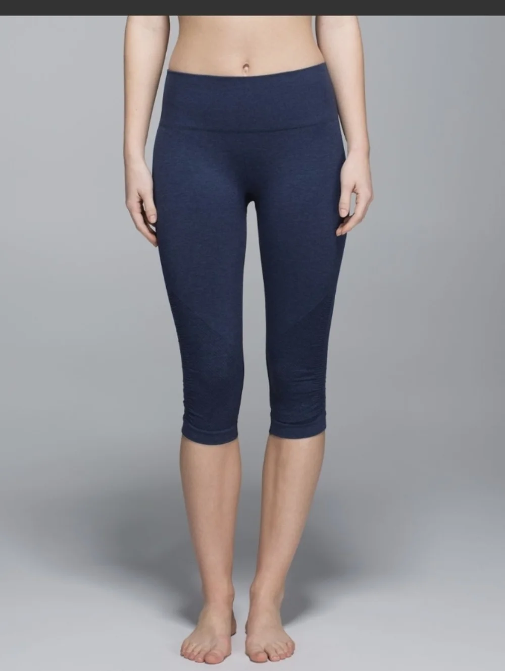 Lululemon In The Flow Crop II Heathered Deep Navy - Picture 1 of 11